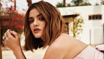 Картинка девушки lucy+hale шатенка лицо