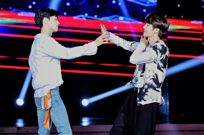 Обои картинки фото разное, знаменитости, ван, ибо, сяо, чжань, сцена, танец