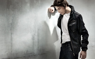 Картинка мужчины -unsort брюнет майка джинсы косуха