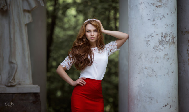 Обои картинки фото сексуальная девушка, девушки, - брюнетки,  шатенки, девушка, женщина, шатенка, темноволосая, сексуальная, модель, звезда, позирует, разная, обувь, верхняя, стильная, одежда, нижнее, эротическое, бельё, трусы, лифчик, колготки, чулки, аксессуары, макияж, и, множество, элементов, на, фотографии