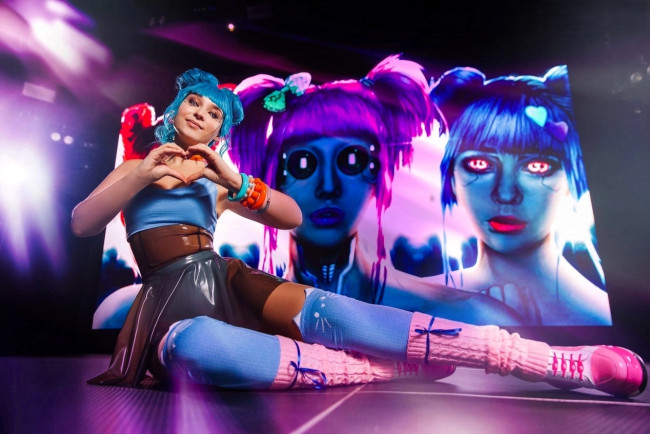 Обои картинки фото девушки, анна шаховская, образ, косплей, наряд, костюм, неон