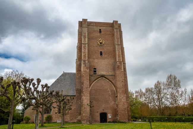 Обои картинки фото города, - католические соборы,  костелы,  аббатства, здание, костел, часы