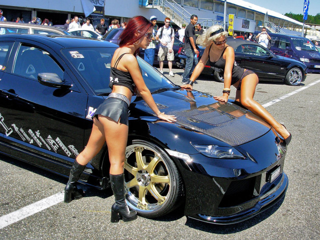 Обои картинки фото автомобили, авто, девушками
