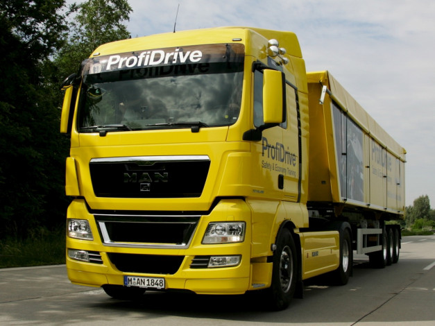 Обои картинки фото автомобили, man