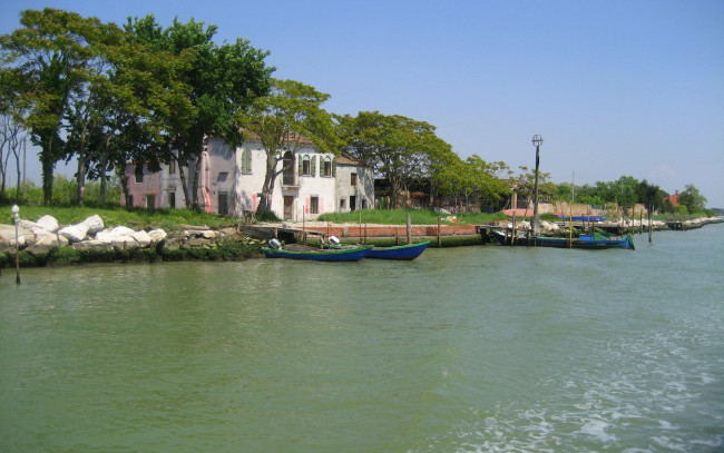 Обои картинки фото корабли, лодки, шлюпки, домик, вода