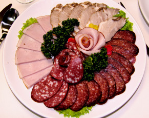 Картинка еда колбасные+изделия буженина ветчина нарезка колбаса