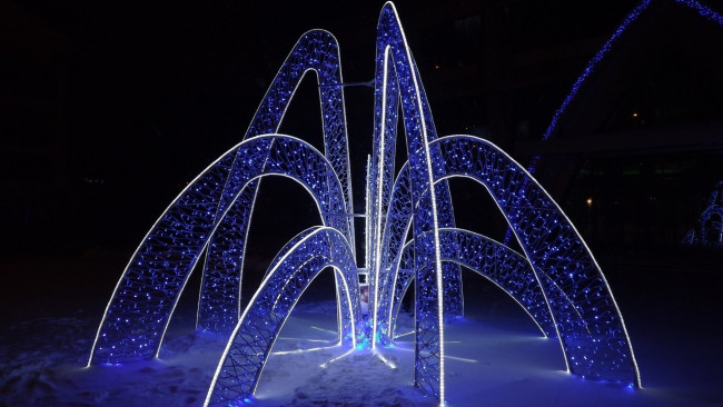 Обои картинки фото разное, иллюминация, инсталляция, свет, снег, арки, дуги