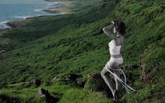 Обои картинки фото девушки, -unsort , азиатки, побережье, бинты, море, азиатка