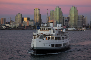 Картинка hornblower+at+san+diego+bay корабли теплоходы город акватория судно