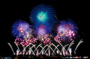 Картинка разное салюты +фейерверки салют ночь искры фейерверк