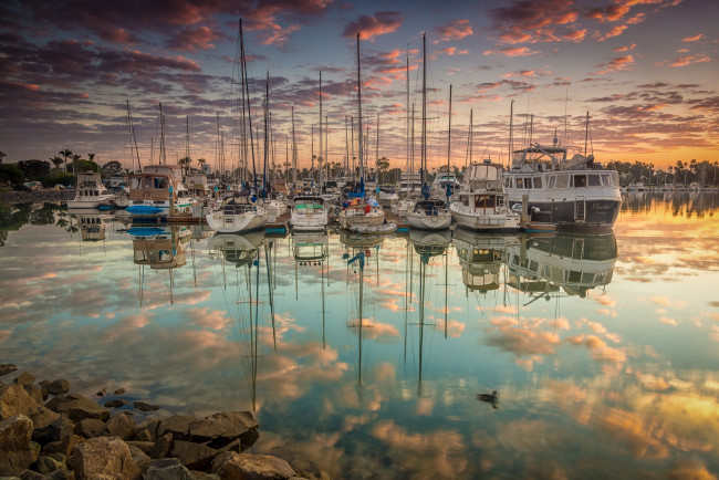 Обои картинки фото корабли, Яхты, гавань, причалы, яхты, рассвет