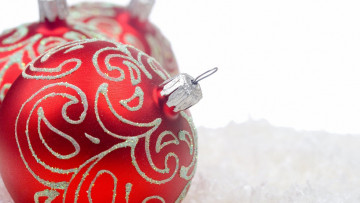 Картинка праздничные шары красные узор макро