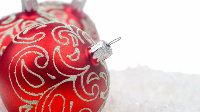 Обои картинки фото праздничные, шары, красные, узор, макро