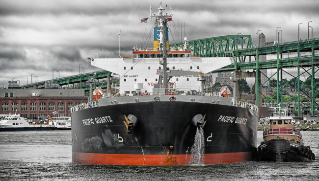 Обои картинки фото корабли, разные вместе, танкер, буксир