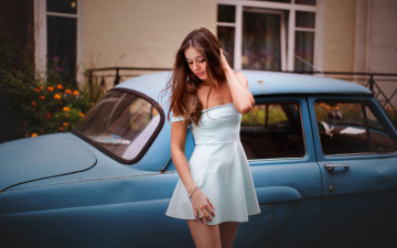 Картинка автомобили -авто+с+девушками volga длинные+волосы брюнетка платье мини+платье классический+автомобиль руки+в+волосах глубина+резкости белое+платье женщины+с+автомобилями глядит+в+сторону юлия+шевчук газ21