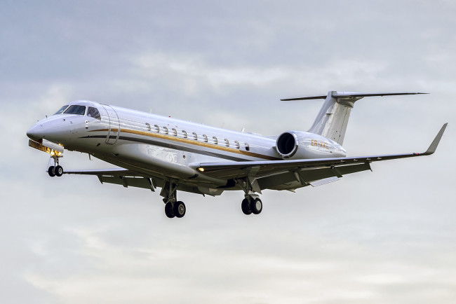 Обои картинки фото embraer erj-135bj legacy 650, авиация, пассажирские самолёты, аэроплан