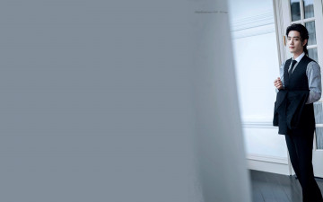 Картинка мужчины xiao+zhan актер костюм здание