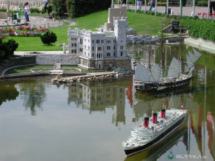 Картинка klagenfurt разное рельефы статуи музейные экспонаты