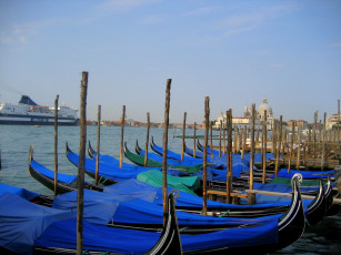 Картинка корабли лодки шлюпки гондолы канал