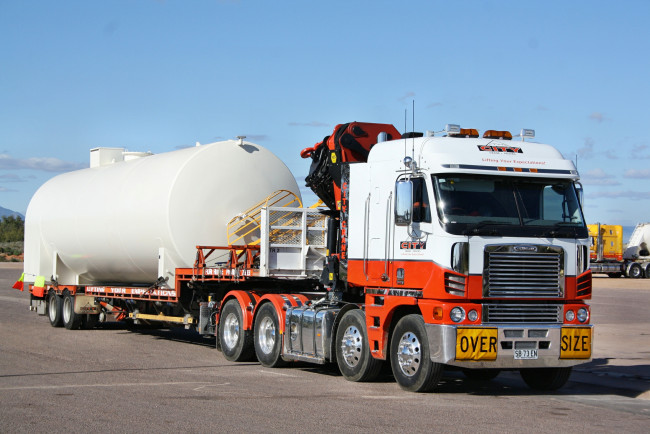 Обои картинки фото freightliner, автомобили, north, trucks, тягачи, america, daimler, сша, тяжелые, llc