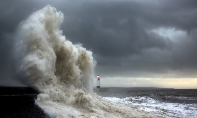 Обои картинки фото природа, стихия, прибой, мол, маяк