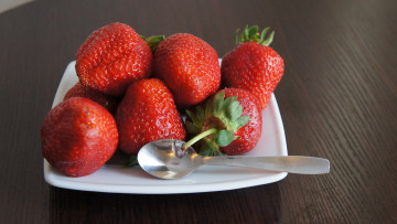 Картинка еда клубника +земляника ягоды