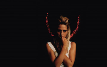 Картинка девушки sarah+michelle+gellar свечение блондинка актриса сара мишель геллар