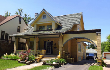 Картинка города -+здания +дома дом клумбы