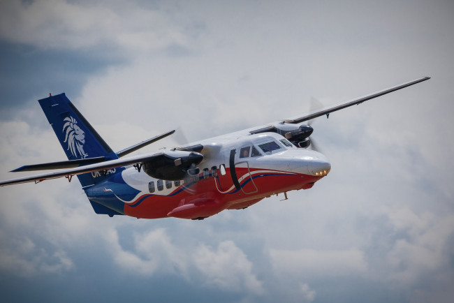 Обои картинки фото l410, авиация, пассажирские самолёты, аэроплан