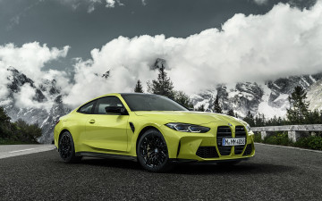 Картинка автомобили bmw m4 competition g82 2021 4k вид спереди экстерьер желтый купе немецкие