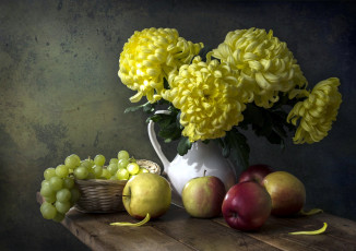 Картинка еда фрукты +ягоды хризантемы виноград яблоки