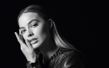 Картинка девушки margot+robbie актриса лицо черно-белая часы