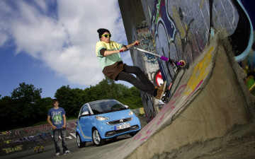 Картинка разное люди парни машина самокат