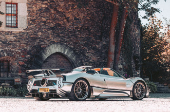 Картинка автомобили pagani