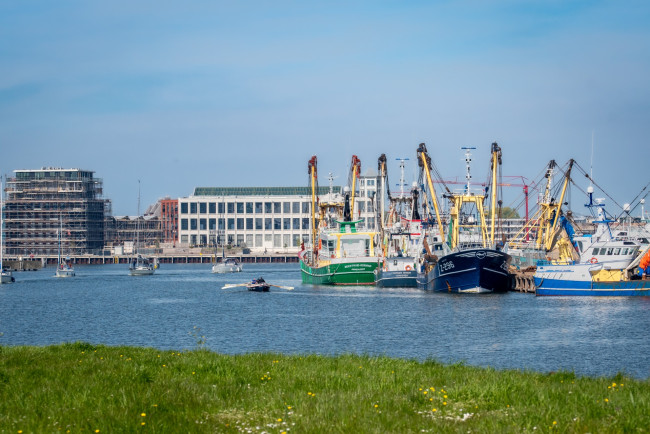 Обои картинки фото корабли, порты ,  причалы, причал, яхты, рыболовные, суда