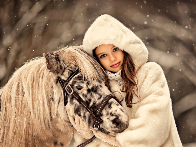 Обои картинки фото разное, дети, девочка, шуба, лошадь, пони, снег