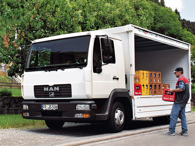 Обои картинки фото автомобили, man