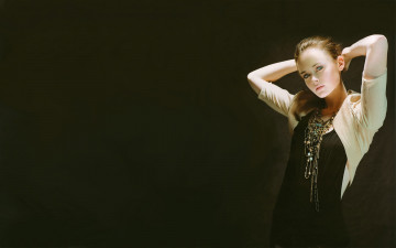 Картинка Alexis+Bledel девушки   украшения