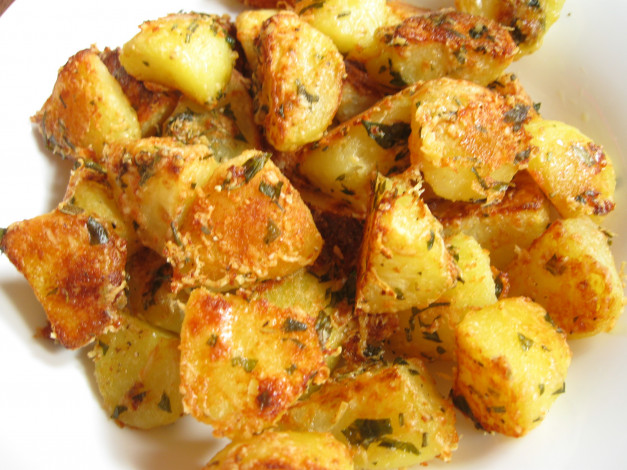 Обои картинки фото автор, varvarra, еда, картофель, ломтики, зелень