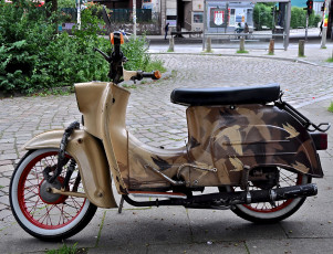 Картинка мотоциклы мотороллеры улица