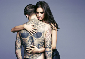 Картинка разное мужчина+женщина девушка парень тату объятия взгляд спина