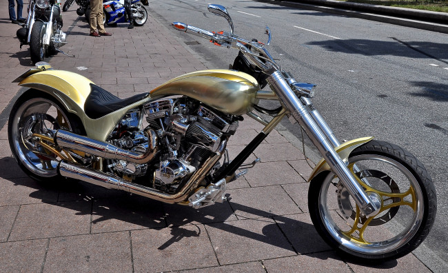 Обои картинки фото мотоциклы, customs, golden, chopper