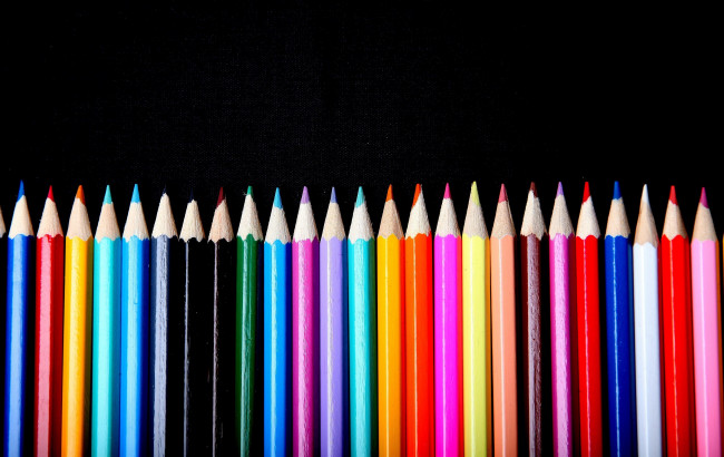 Обои картинки фото разное, канцелярия,  книги, разные, карандаши, цветные, радужные