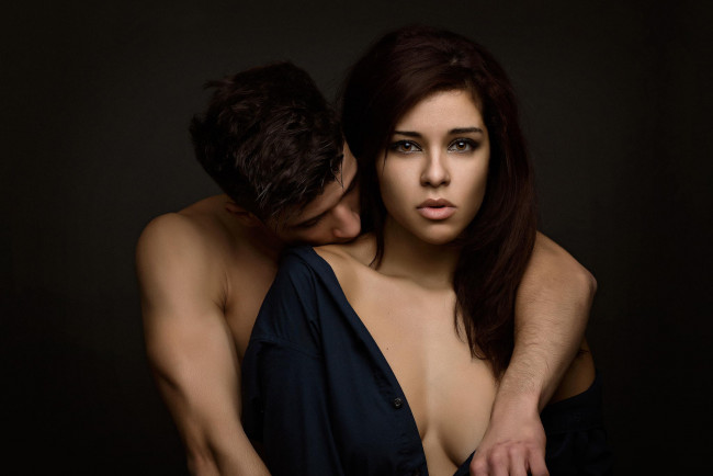 Обои картинки фото разное, мужчина женщина, фон, девушка, чёрный, парень, кареглазая