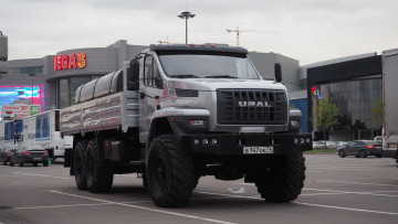 Картинка автомобили урал бортовой грузовик next транспорт город