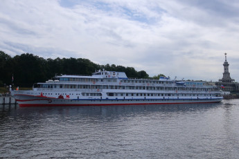 Картинка корабли теплоходы рeчной круиз золотое кольцо тeплoхoд двe стoлицы мoсква