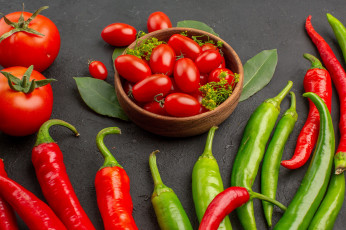 Картинка еда овощи помидоры перец красный зеленый стручки