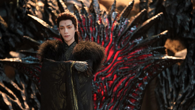 Обои картинки фото кино фильмы, till the end of the moon, демон, плащ, трон