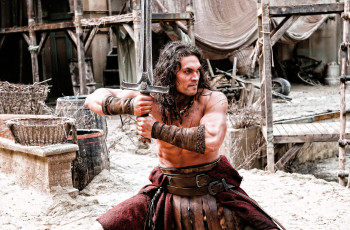 обоя conan the barbarian, кино фильмы, conan the barbarian , 2011, конан, варвар, меч, дом