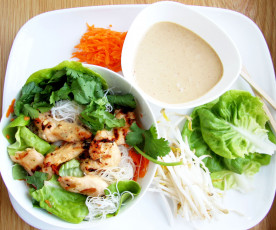 Картинка еда салаты закуски салат соус мясо соя